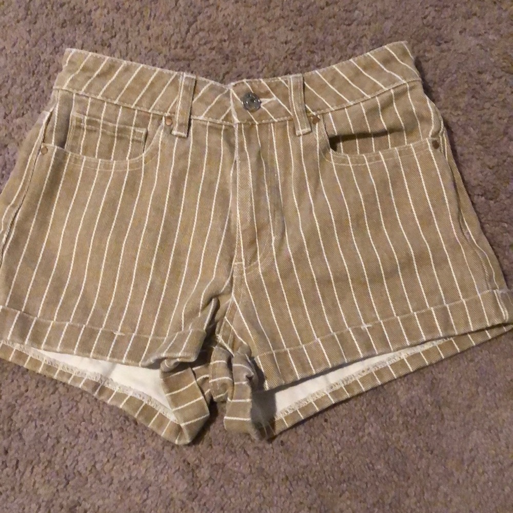 PacSun women’s tan striped white mom shorts 23